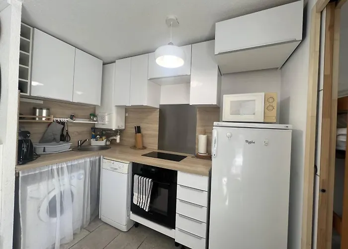 Avec Jardinet Et Parking Privatif *