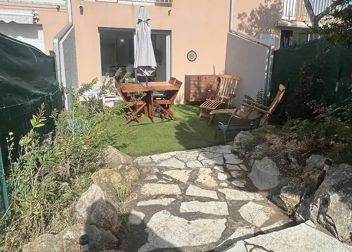 Avec Jardinet Et Parking Privatif Appartement *