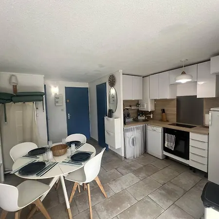 Appartement Avec Jardinet Et Parking Privatif *