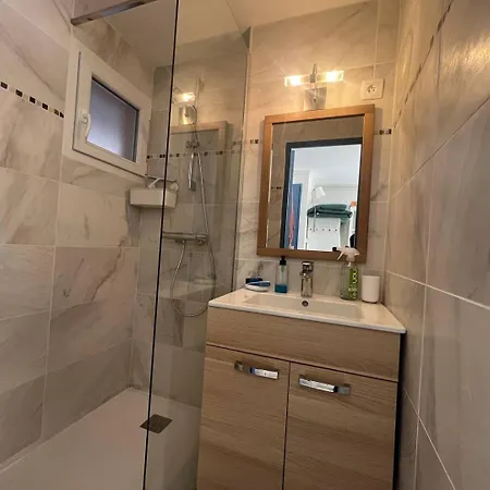 Avec Jardinet Et Parking Privatif Appartement Agde